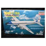 Minicraft Model Kits 1:144 Scale Presidential Tran