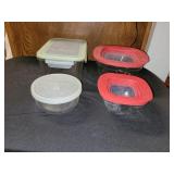 4 PC GLASS STORAGE CONTAINERS W/LIDS, RUBBERMAID &