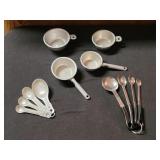 4 PC VTG ALUMINUM MEASURING CUPS & SPOONS