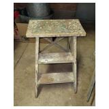 VTG 2 STEP WOODEN STEP LADDER