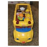 FISHER PRICE LITTLE PEOPLE SCHOOL BUS W/FIGURINES