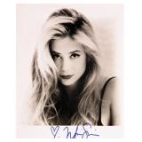 Mira Sorvino signed portrait photo