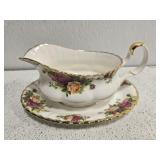 1962 Royal Albert Old Country Roses gravy boat