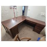 Beautiful faux wood corner desk READ DESC