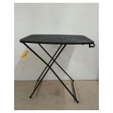 Small foldable plastic table 28 x 26 x 18