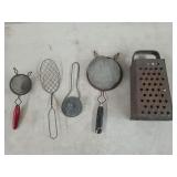 Asst kitchen utensils