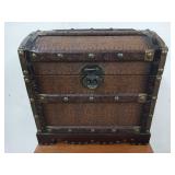 Lovely trunk 15 x 15 x 12