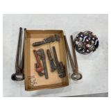 Pipe wrenches. Hand tools etc