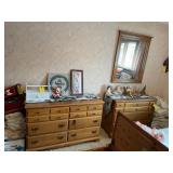 5pc Bed set. Twin bed, 2 dressers, mirror