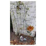 5 foot garden trellis, molded plastic fox