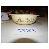 Pyrex Golden Branch round casserole dish