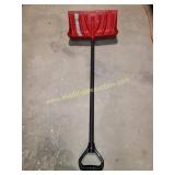 Suncast Steel Core Snow Shovel - Never Used