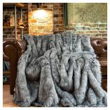 $140 BATTILO Grey Faux Fur Throw Blankets 60"x80"