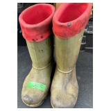 Used Size 5 construction rubber boots