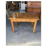 Beautiful wood desk, 42"w x 28"d x 30"t