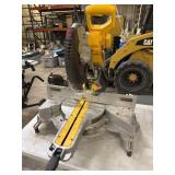 Dewalt double beveled sliding compound miter saw