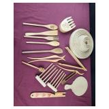 Assorted wooden utensils