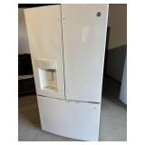 GE Refrigerator/ Freezer (needs repair)