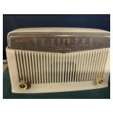 Vintage Sivertone Ivory Broadcast tube Radio