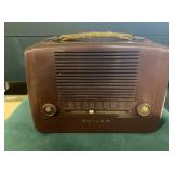 Vintage Philco Brown Bakelite tube radio