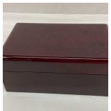 Lacquer wood box coin holder