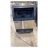 Atosa YR ï¿½ 140 under counter ice machine