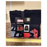 New Marvel menï¿½s hoodie size XL