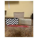 2 new womenï¿½s wallets