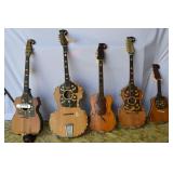 MUSICAL STRINGED GUITAR SET OF 5 MIXED SIZES