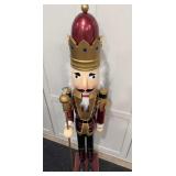 48ï¿½ King w/ Staff Nut Cracker