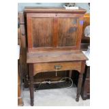 Plantation desk with mixed wood compisition and fi