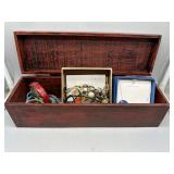 Vintage jewelry box with fashion jewelry incl watc