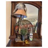 Dï¿½cor incl lamp, faux plant & wall shield