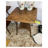 VINTAGE SIDE TABLE 24 IN X 24 IN X 28 IN