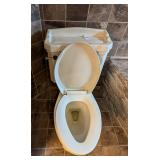 Elongated Toilet White Soft Close Lid