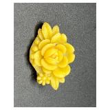 Small flower pin