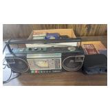 Vintage Emerson CTR941 boombox cassette radio,