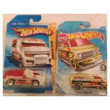 2 Hot Wheels Rapid Response and Custom 77