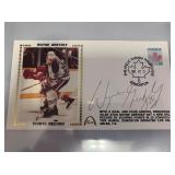 Wayne Gretzky signed cachet. Beckett Authenticated