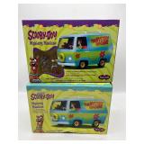 2 Scooby Doo mystery machine model kits