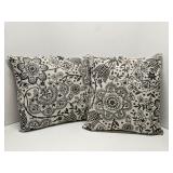 Pair of decorative throw pillows, black/cream