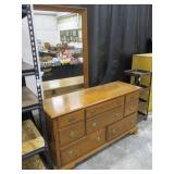 Ethan Allen Dresser w/ Mirror