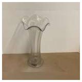 Lovely vintage art glass vase with ruffled edge, see pictures for details.