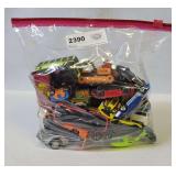 GALLON BAG OF VINTAGE COLLECTIBLE TOY CARS INCLUDING HOT WHEELS