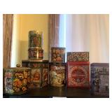 VINTAGE TINS TO INCLUDE LAZZARONI AMARETTI, GERMAN LEBKUCHEN-SCHMIDT COOKIE, 3 BISCUIT TINS FROM ENGLAND & MORE - DINETTE