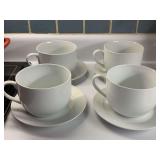 4 LARGE WHITE CERAMIC SOUP CUPS WITH UNDERPLATE 3 1/4" TALL X 5" ROUND - PLATE 7 1/2" UNDERPLATE - KITCHEN