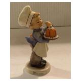 M J HUMMEL GOEBEL WEST GERMANY #128 "LITTLE BAKER BOY" EXCELLENT CONDITION 5" TALL - DINETTE