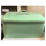 VINTAGE GREEN ENAMEL COVERED TIN MADE IN BRITAIN - PANTRY