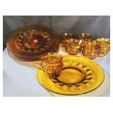 VINTAGE AMBER THUMBPRINT SNACK PLATES & CUPS