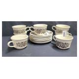 VINTAGE USA TEACUPS & SAUCERS